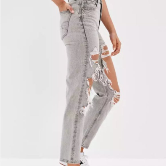 American Eagle Outfitters Denim - NWT American Eagle Ripped Mom Straight Jean